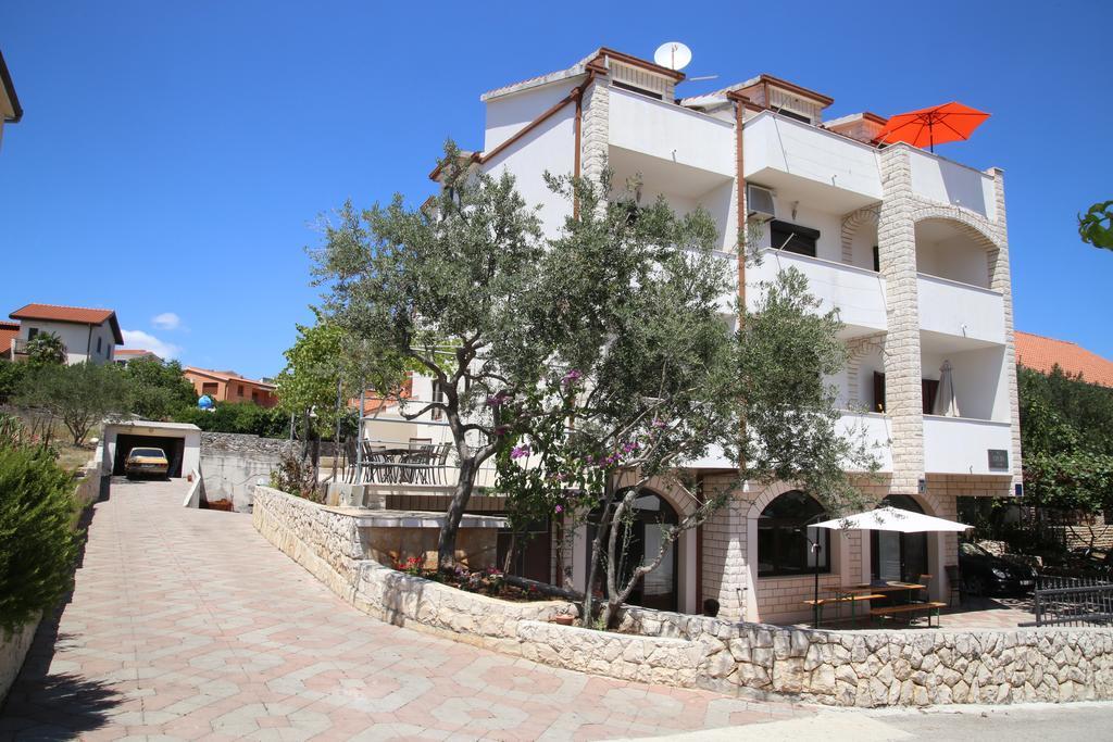 Apartments Kristo Trogir Bagian luar foto